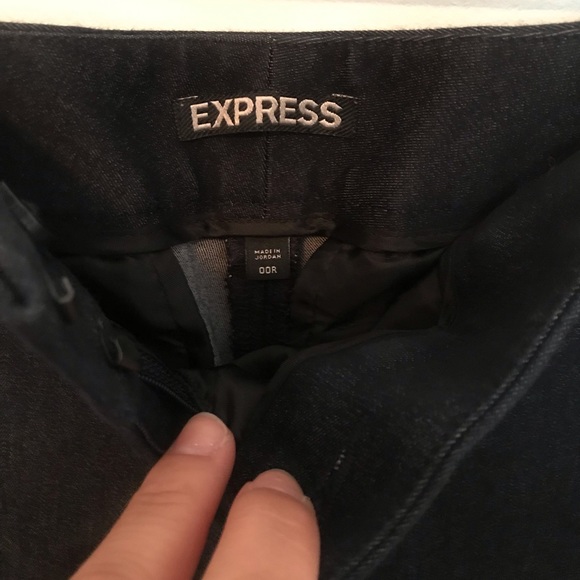 Express Shorts - Picture 3 of 4